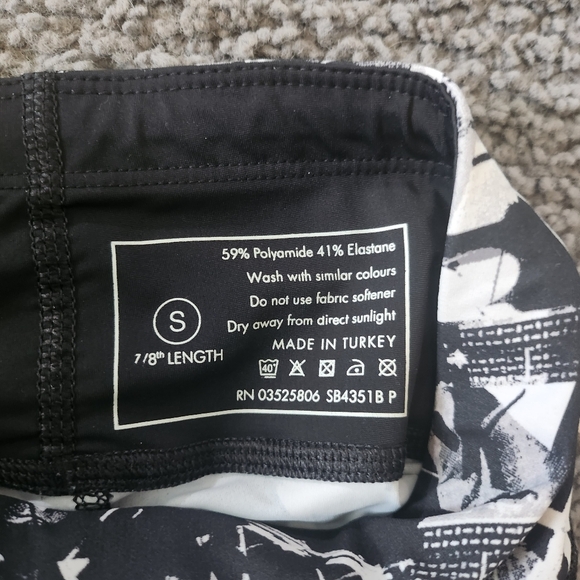 Sweaty Betty Zero Gravity Black Carnaby Photo Print High Rise Legging Size Small - Picture 8 of 11